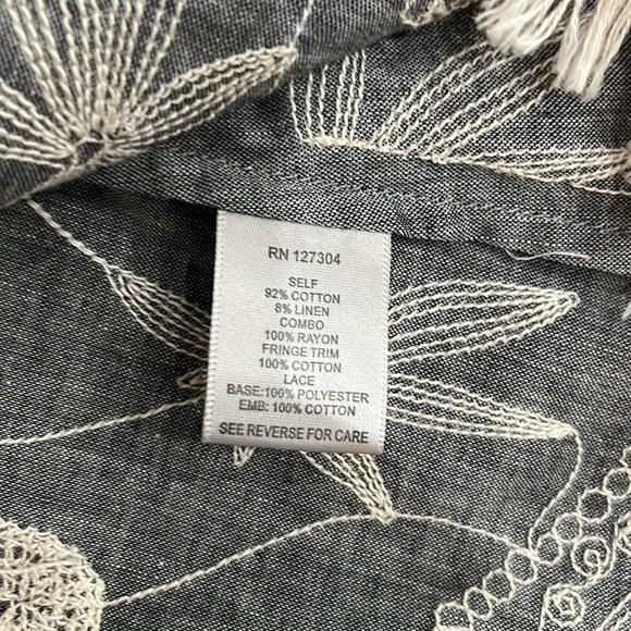 John Mark Boho Embroidered with Fringe trim Tunic with bell sleeves Size medium - Picture 11 of 11